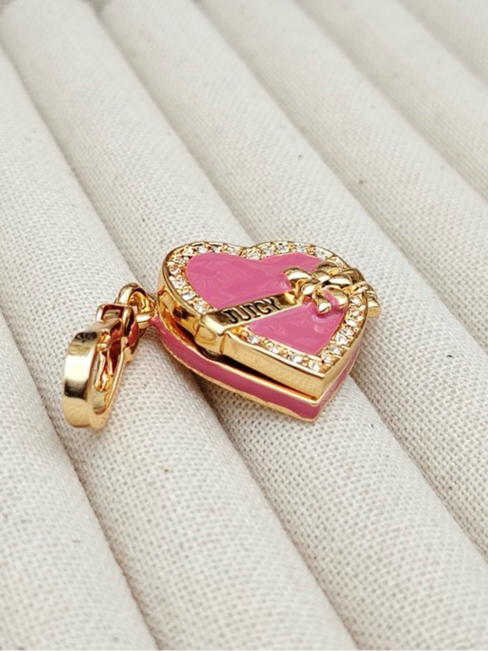 Juicy Couture Heart jewelry Box Charm - Picture 4 of 6